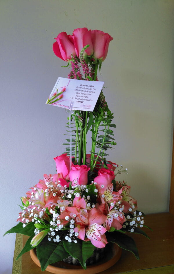 Arreglo de Rosas Rosadas: Delicadeza y Sentimiento (A-06)