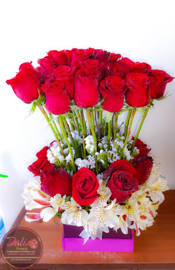 Caja de Rosas Rojas y Astromelias (A-50)