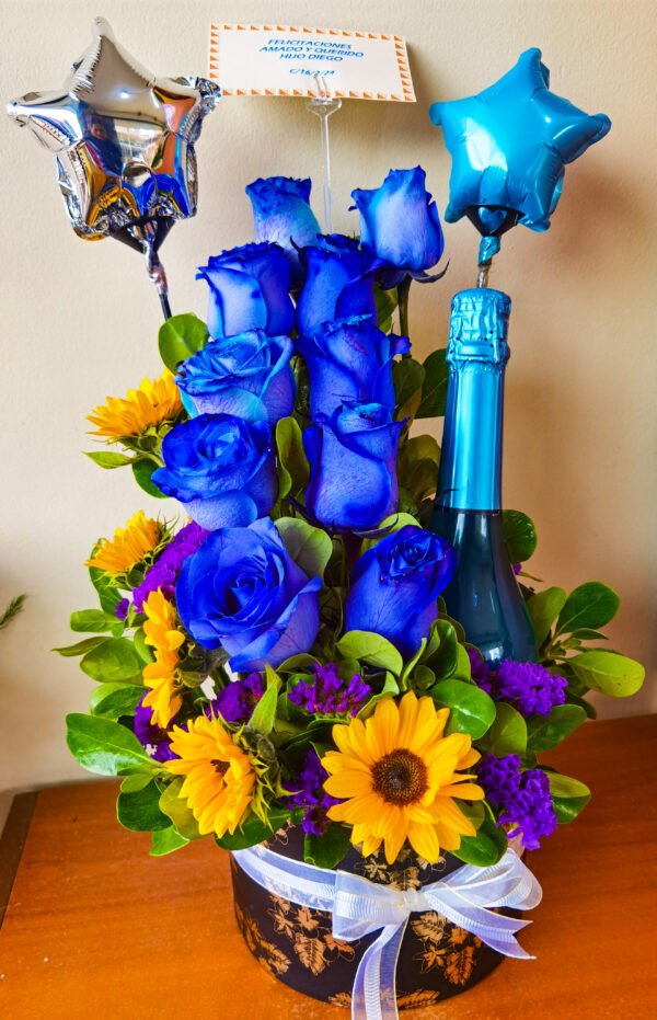 Arreglo Floral de Rosas Azules con Girasoles y Vino Espumante (A-67)