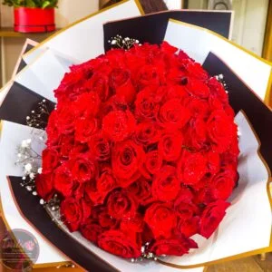 Ramo de Rosas Rojas con Detalles de Paniculata (R-04)