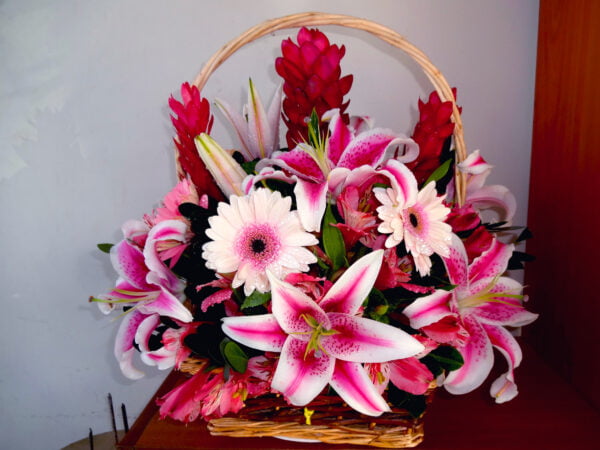 Elegancia Rosa en Cesta (C-14)