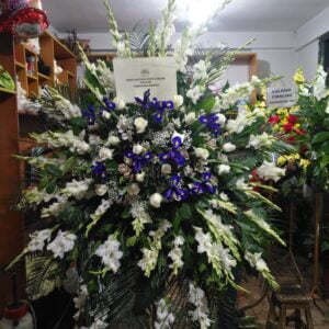 Majestuoso Arreglo Floral Funerario (P-33)