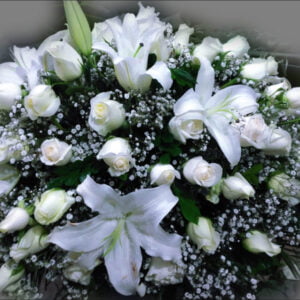 Arreglo Manto Floral Elegante para Ocasiones Especiales (M-07)