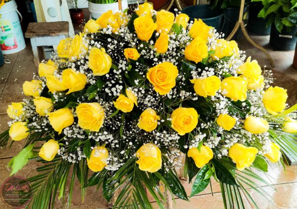 Arreglo de Rosas Amarillas para Expresar Alegría y Amistad (M-15)