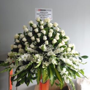 Arreglo Floral Pedestal Funebres Elegante en Blanco(P-02)