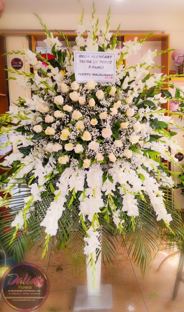 Arreglo Floral Sobrio y Elegante (P-43) Dalias Floreria